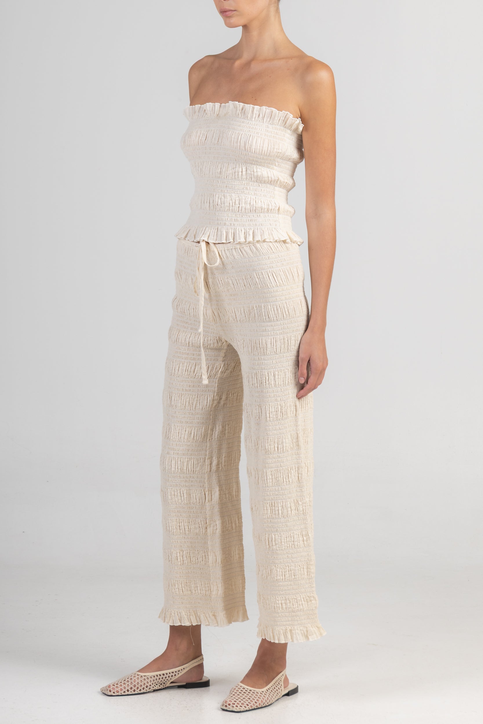 Strapless Top with Fleels