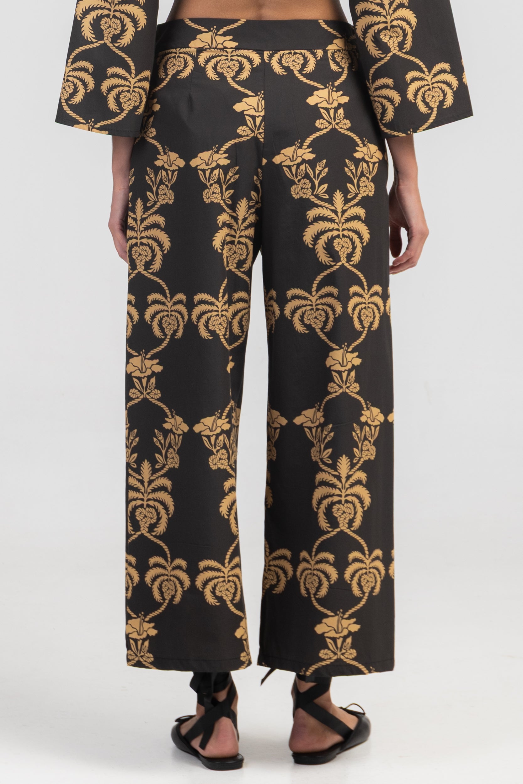 Black/Gold Capri Pants