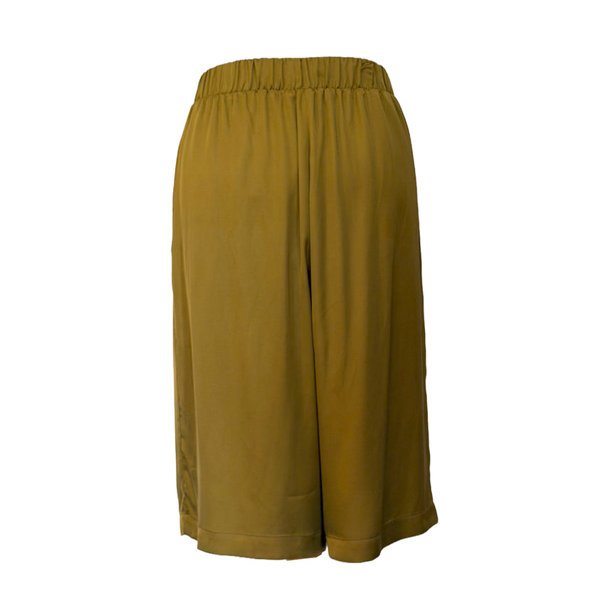 Olive Pleated Vermuda Pants in viscose by Maradoro, additional product view